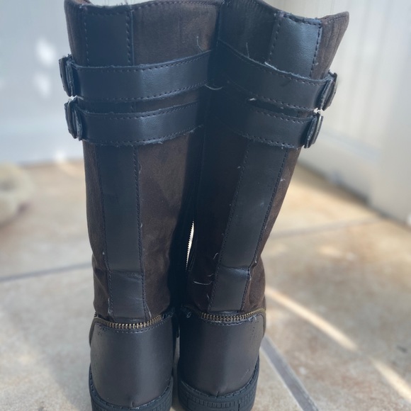 Boots - Picture 6 of 8